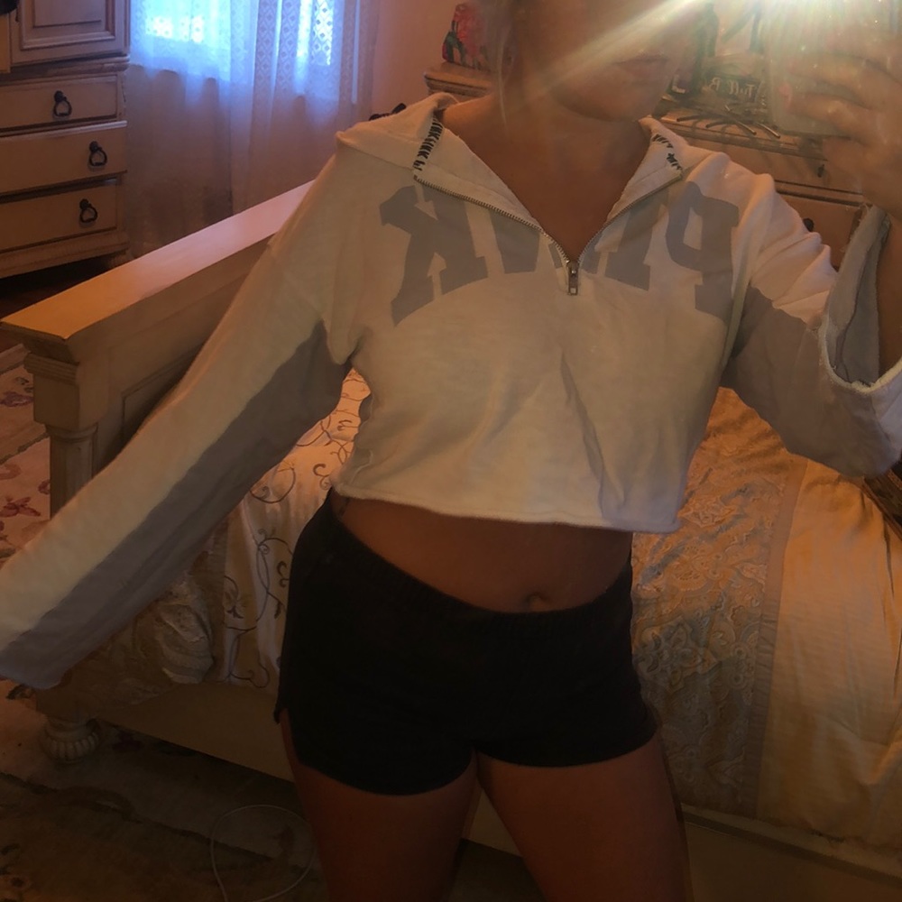 VS pink hoodie sweatshirt